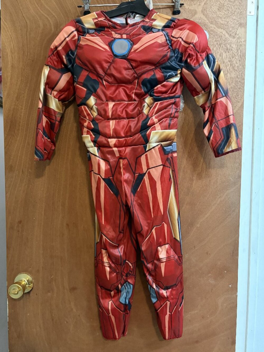 New without tags Avengers Costume size 5 / 6